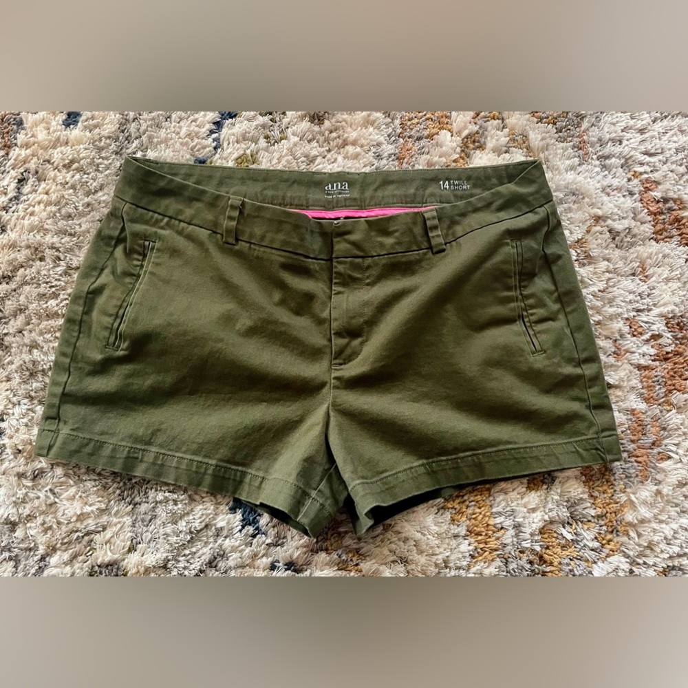 a.n.a 💚 Womens size 14 Twill Shorts